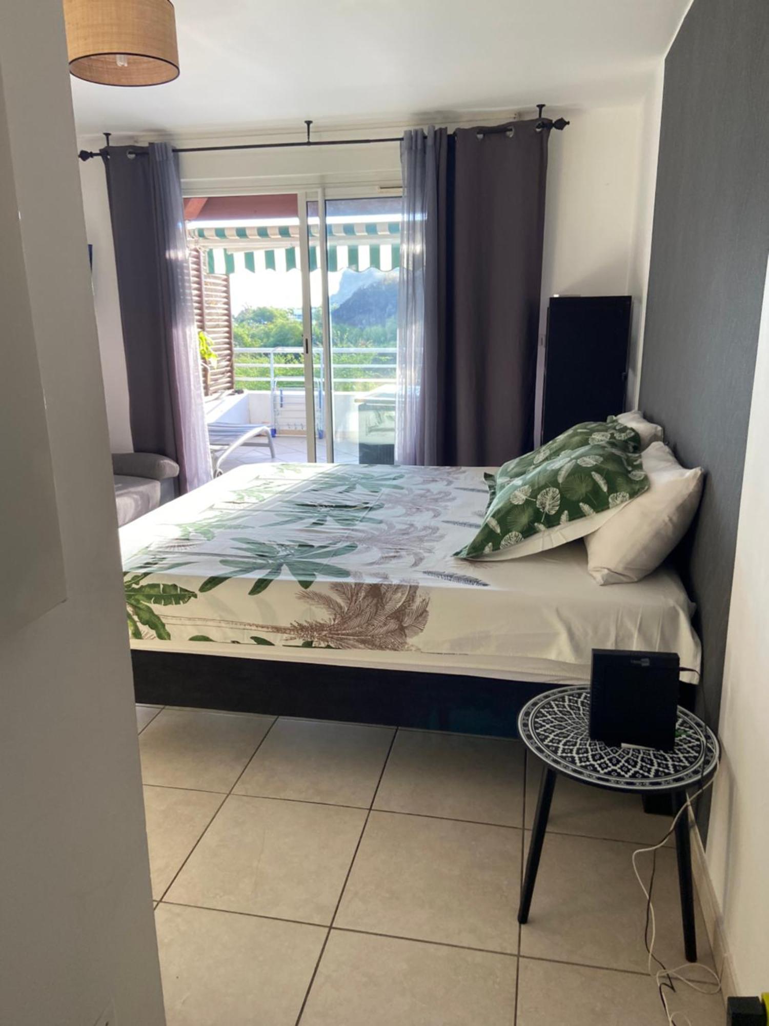 Apartamento Les Pieds Dans L'Eau ! Saint-Gilles-les-Bains Exterior foto